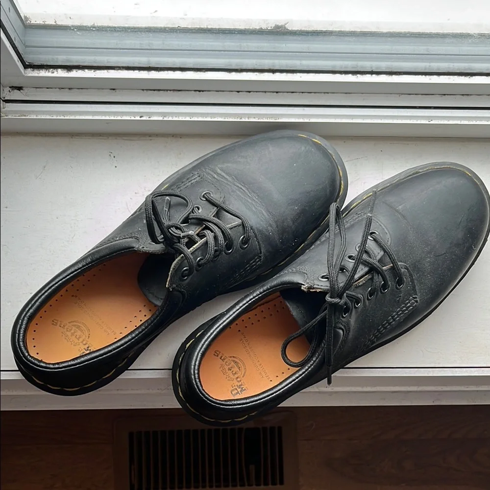 Dr. Martens Black Leather Women Shoes - Picture 2 of 5